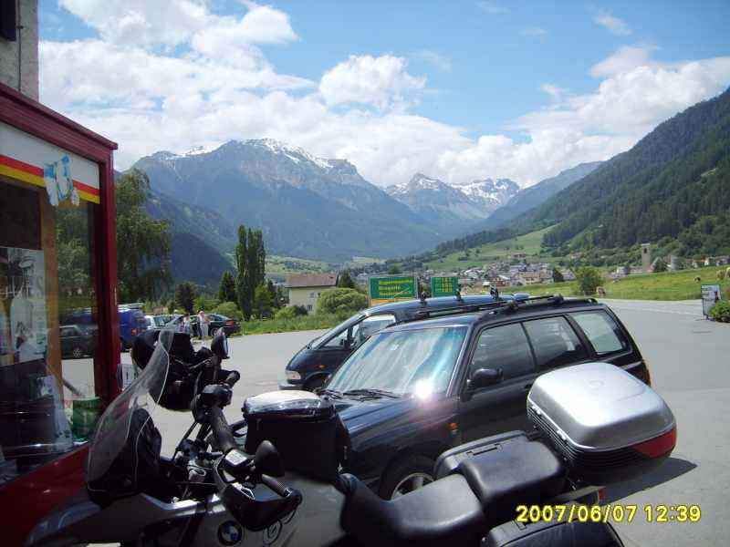 Tankstopp in der Schweiz